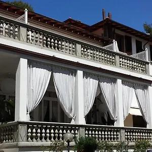 https://hotel-tirreno-castiglioncello.it-tuscanyhotel.com